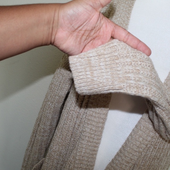 ⛄️Poof! Woman’s Oversized Tan Knitted Style Open front Cardigan - Size Small - Picture 6 of 9